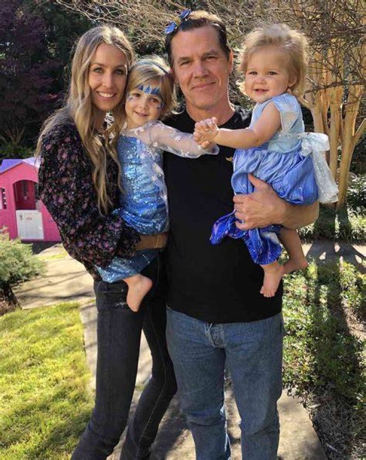 Josh Brolin and his daughter Eden Brolin were spotted walking through New York City on&nbsp;February 23, 2013. | Source: Getty Images