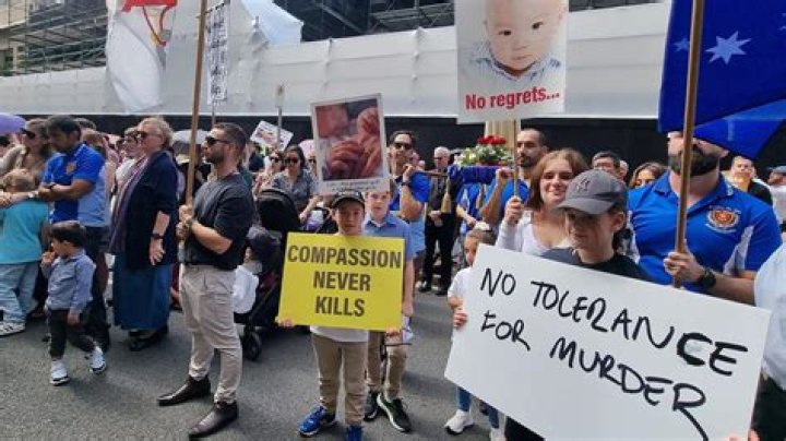 Unseen moment before anti-abortion rally arrest